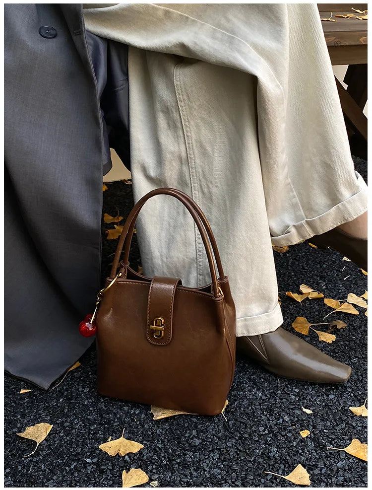 Helen Bucket Bag