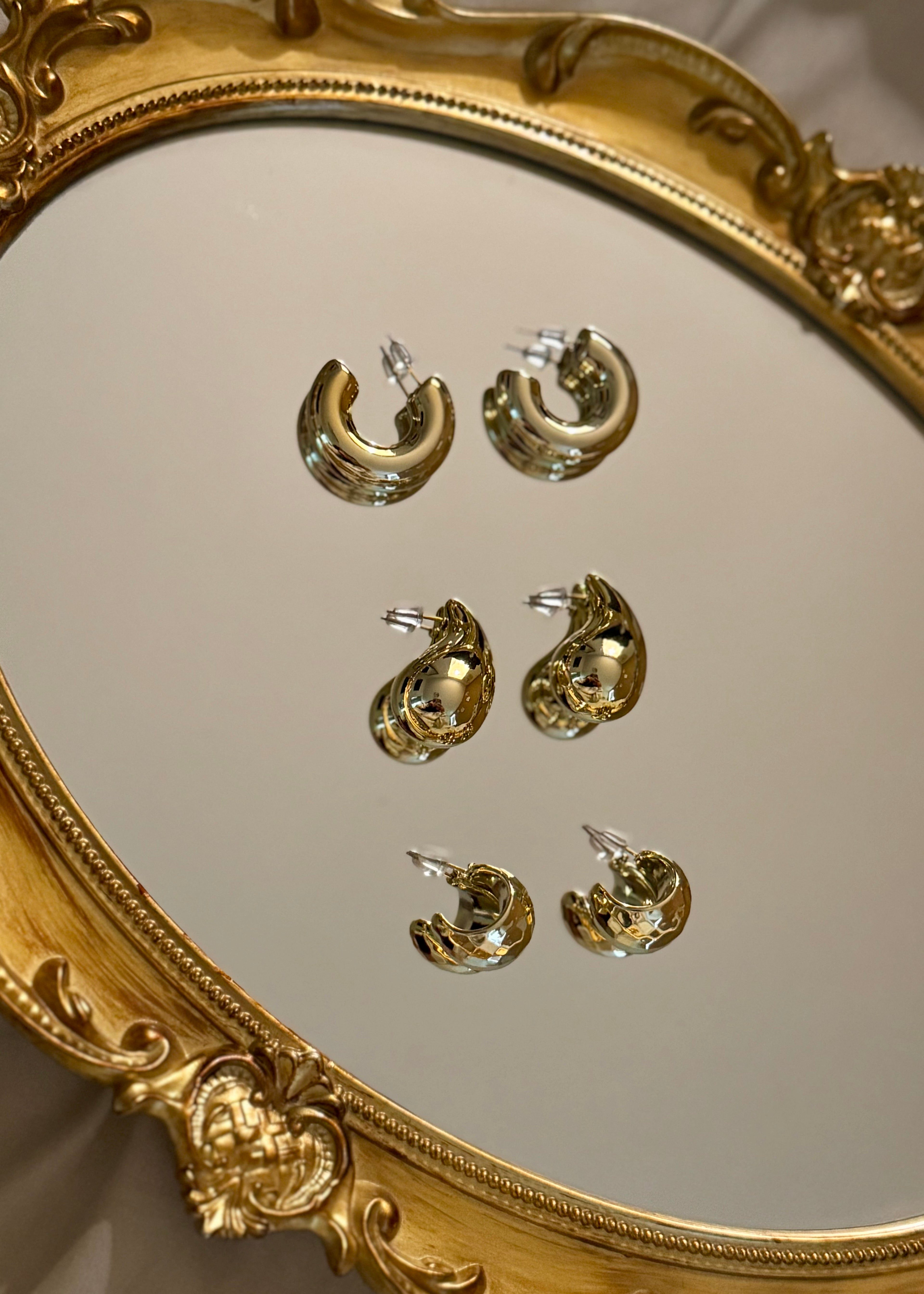 Lala Bold Mini Hoop earrings
